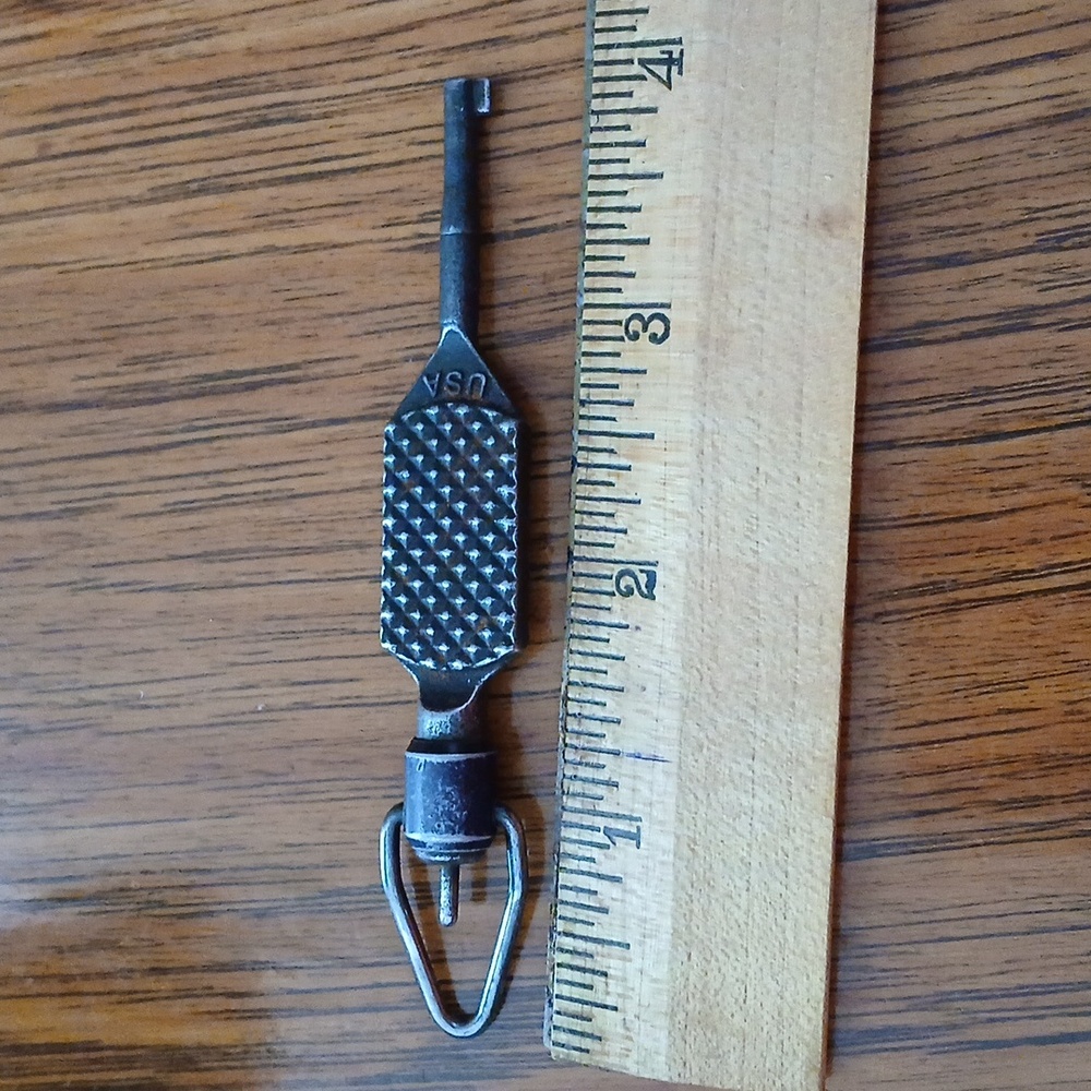 Handcuff Key - Picture 2 of 3